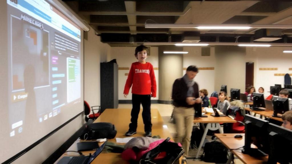 CoderDojo un Baby Mentor in cattedra per attività con CODE.Org e Minecraft